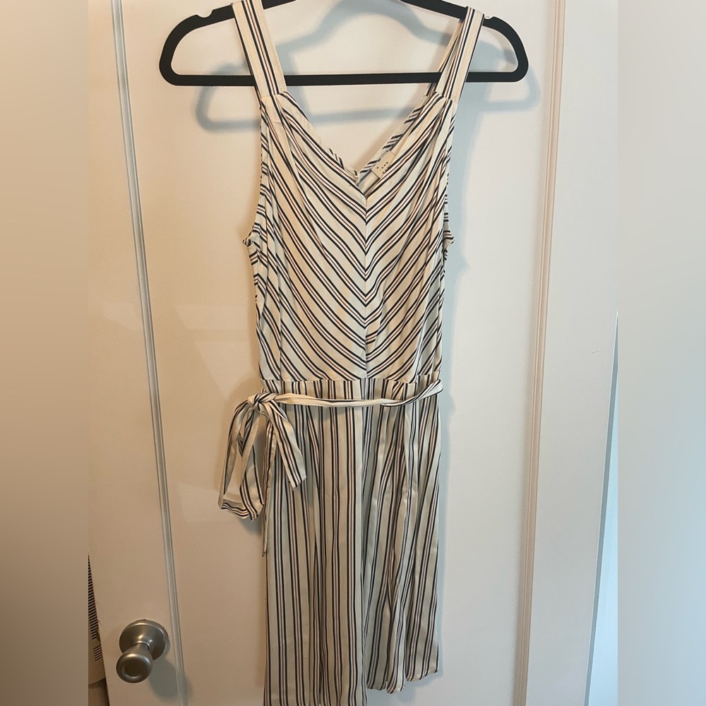 Women’s dress, size XS ( fits xs or small). Cream with stripes. - Picture 2 of 3